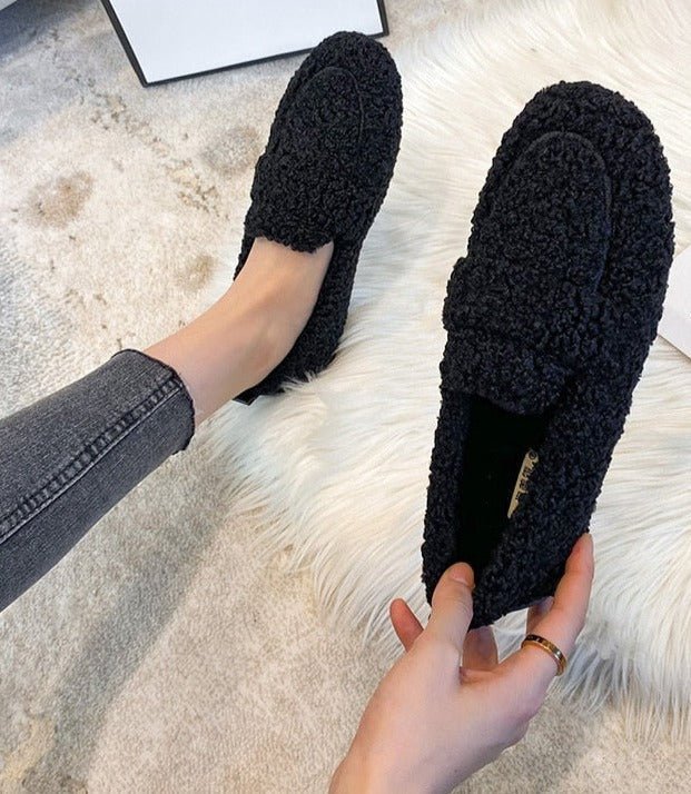 Chaussons Femme Doux avec Design Type Chaussure – Confortables et Adaptés à l’Intérieur et à l’Extérieur