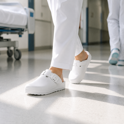 Sabots Infirmière Unisex EVA Antidérapant Léger Respirant Travail Soins
