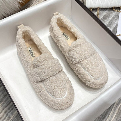 Chaussons Femme Doux avec Design Type Chaussure – Confortables et Adaptés à l’Intérieur et à l’Extérieur