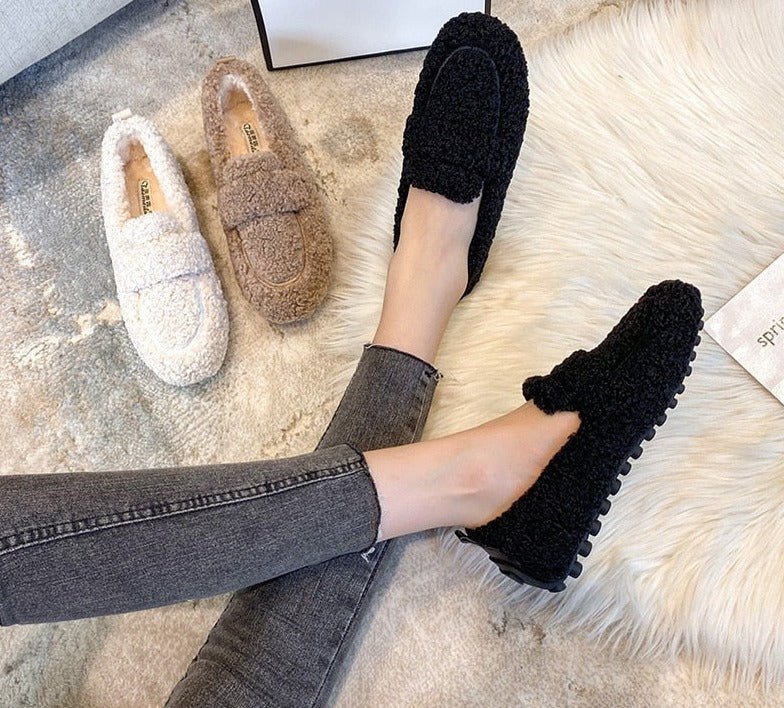 Chaussons Femme Doux avec Design Type Chaussure – Confortables et Adaptés à l’Intérieur et à l’Extérieur